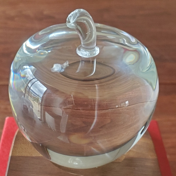 Optic Crystal Apple with Podium with Rout Base in Original Box NIB Teacher Award - Picture 4 of 13